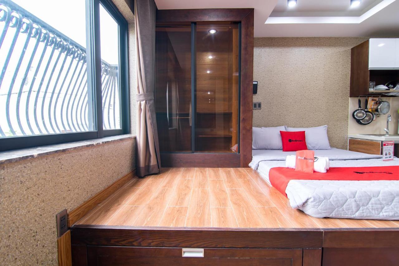 Reddoorz Plus @ Nguyen Trai Street Ho Chi Minh City Bagian luar foto
