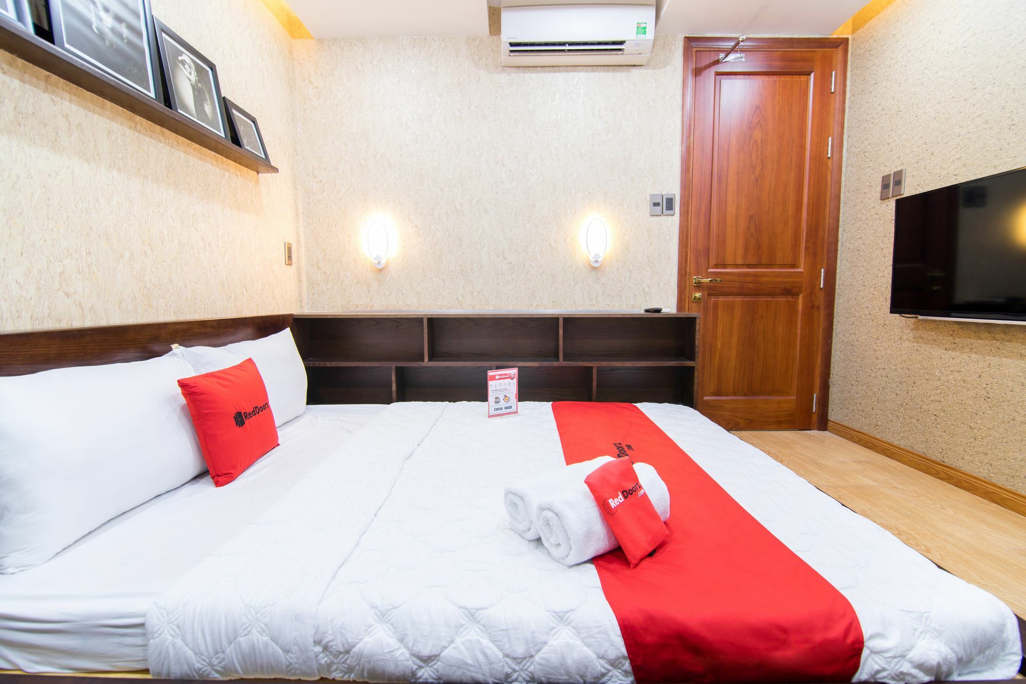 Reddoorz Plus @ Nguyen Trai Street Ho Chi Minh City Bagian luar foto