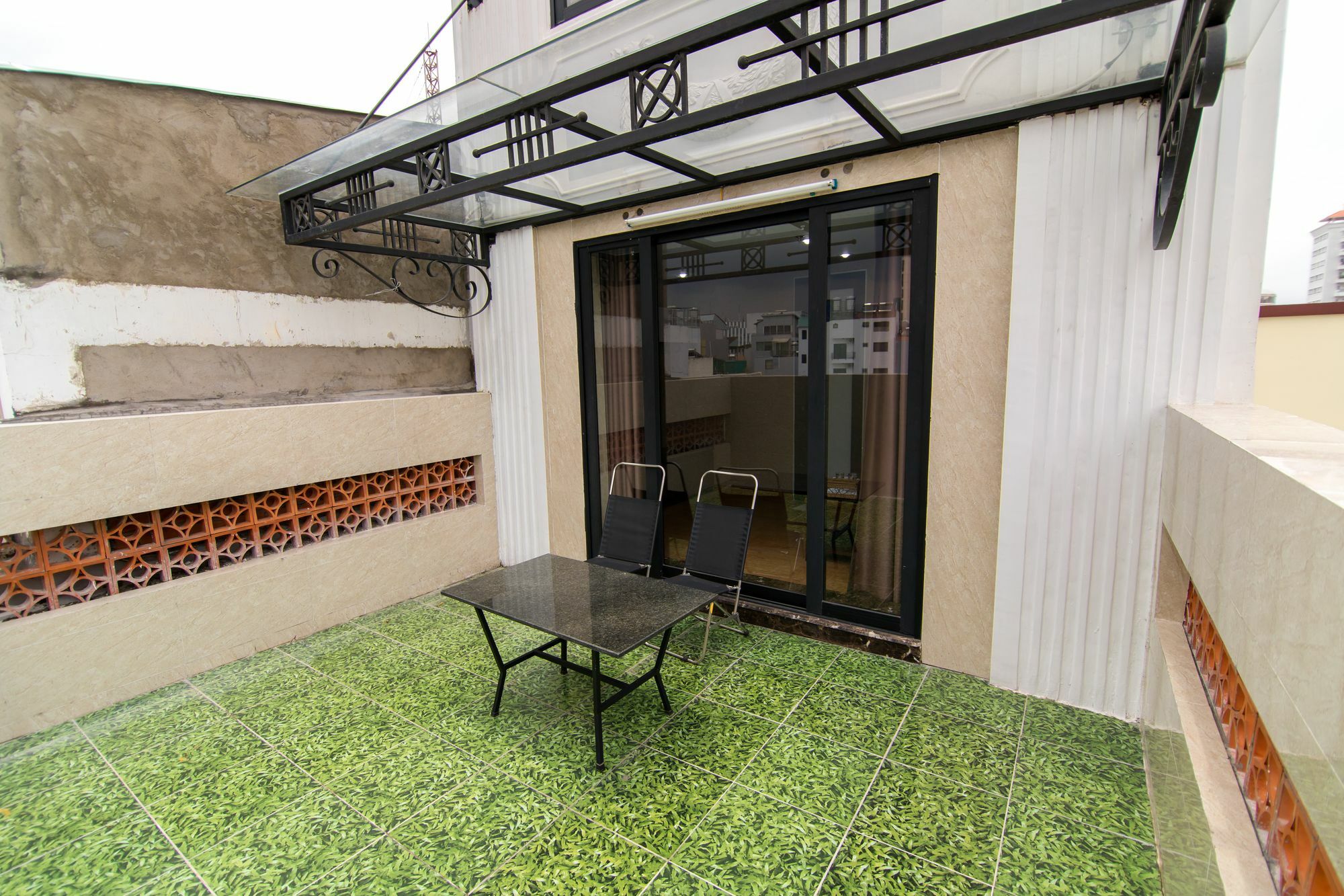 Reddoorz Plus @ Nguyen Trai Street Ho Chi Minh City Bagian luar foto