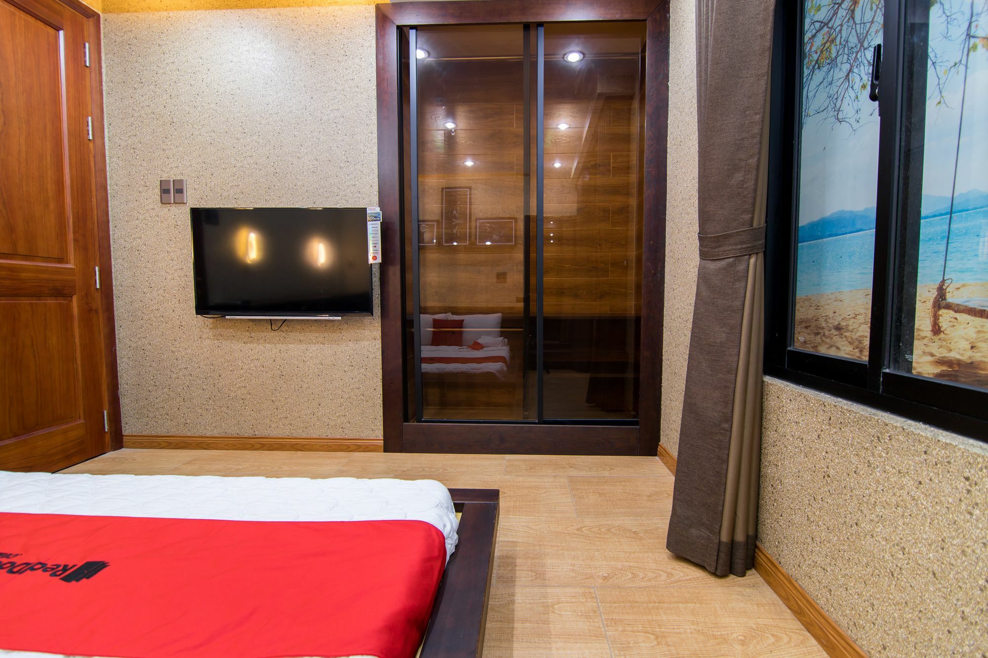 Reddoorz Plus @ Nguyen Trai Street Ho Chi Minh City Bagian luar foto